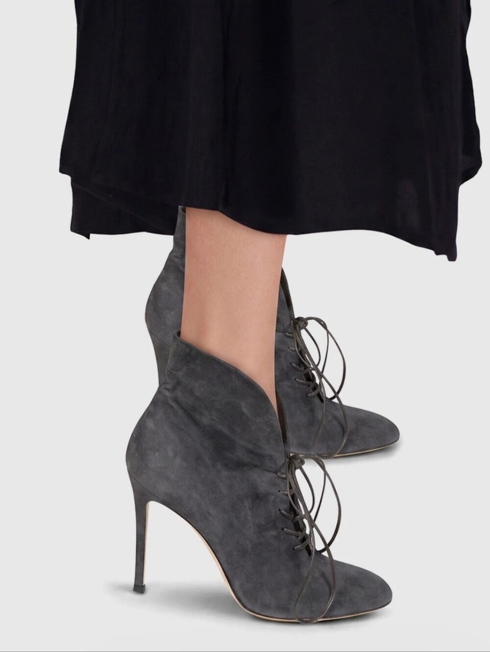 AUTHENTIC Gianvito Rossi Grey Suede Lace Up Boots BOOTIES BARNEY'S $1020 SZ 8